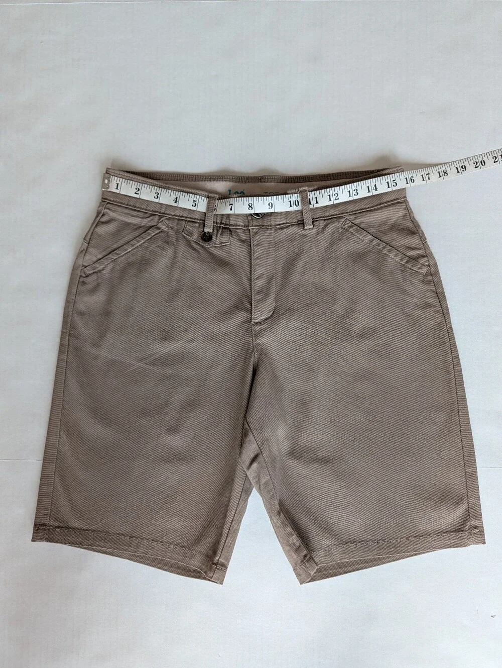 Lee Total Freedom Mid-Rise Matteo Chino Bermuda Shorts 8M Khaki Grey Persian